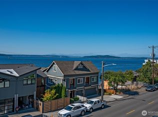 4226 Beach Dr SW APT 303, Seattle, WA 98116