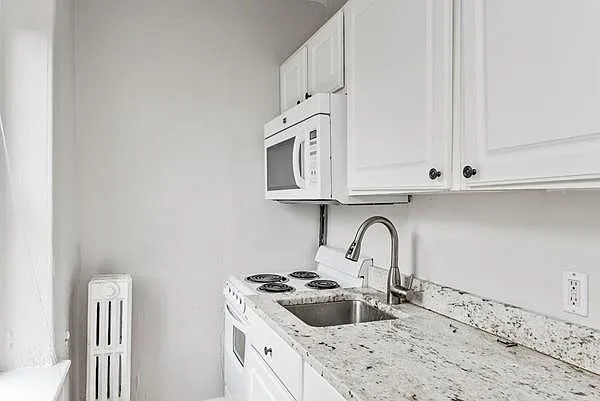 47 S Russell St #4 — Photo 24