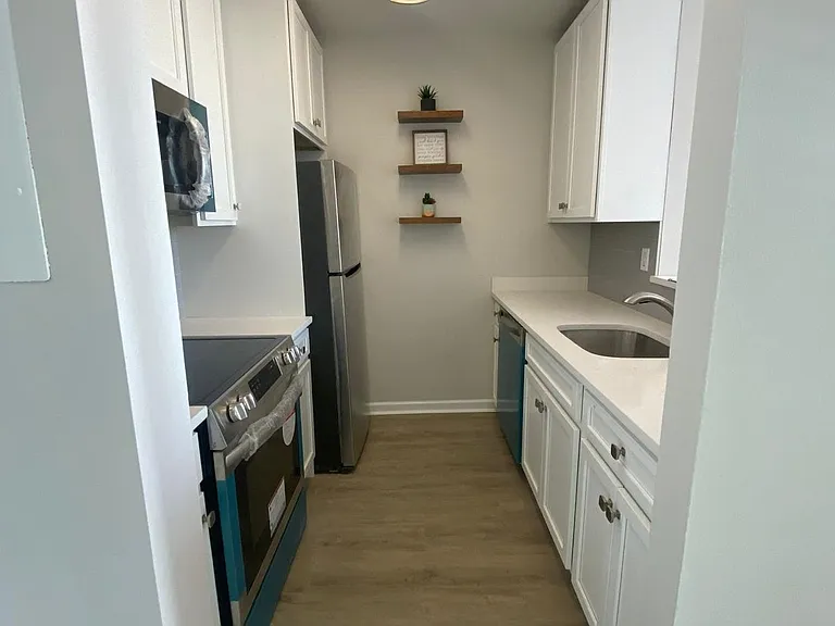 20 2nd St #2511 — Photo 3