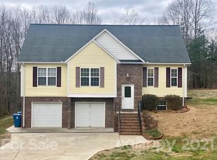 2003 16th Avenue Pl SW, Hickory, NC 28602