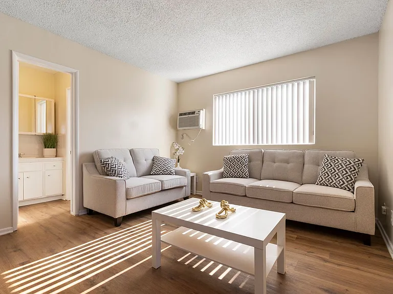 5105 Bakman Ave #18 — Photo 5