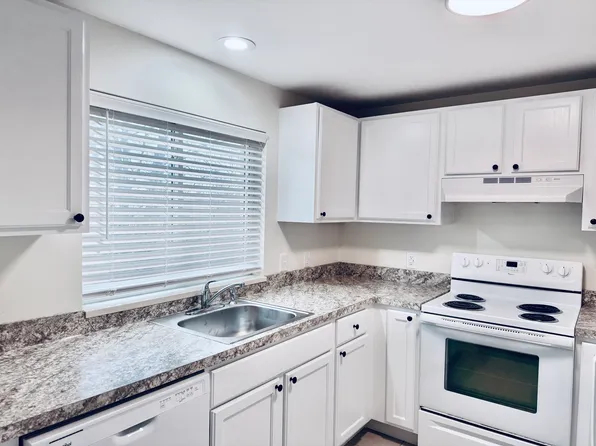 417 S Main St APT 3, Syracuse, NY 13212