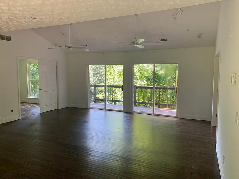 1512 Upper Sassafras Pkwy — Photo 8