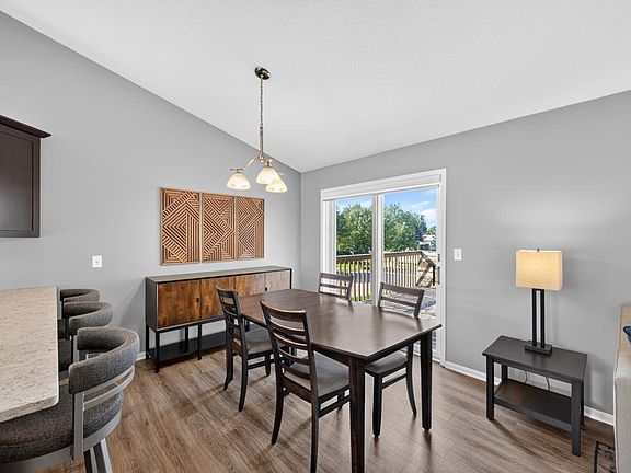 4th image of 4402 Cambridge Ln NW