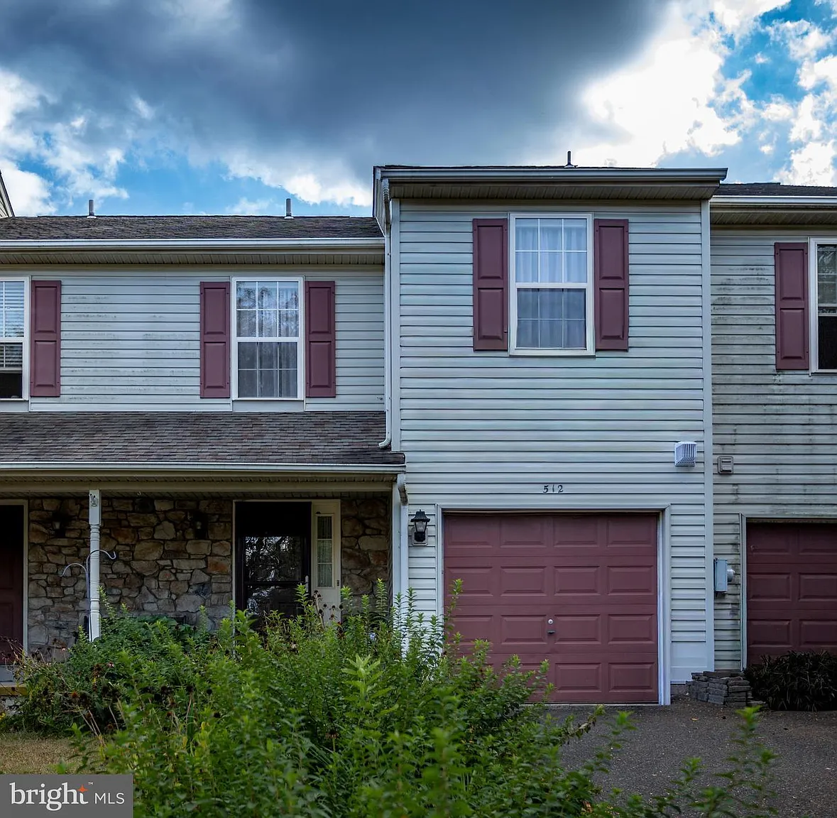 512 Campus Dr photo 1