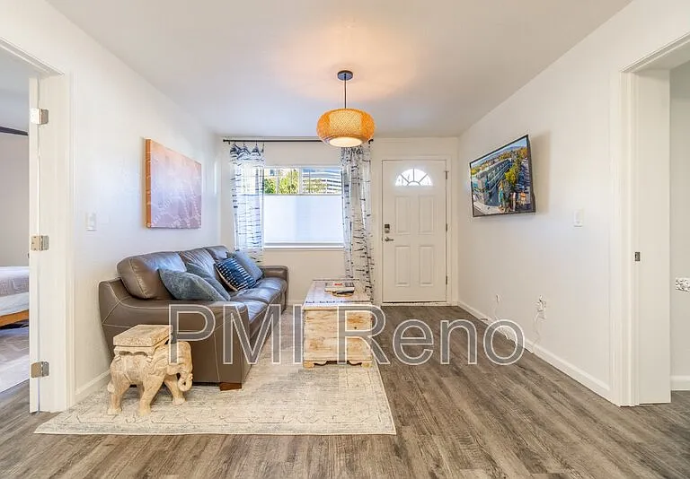 645 S Virginia St #9 — Photo 14
