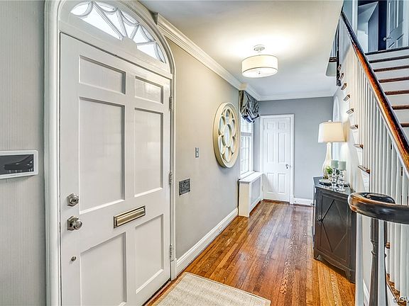 5th image of 315 Oak Ln