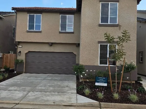 2913 E Escarpa Dr, Fresno, CA 93730