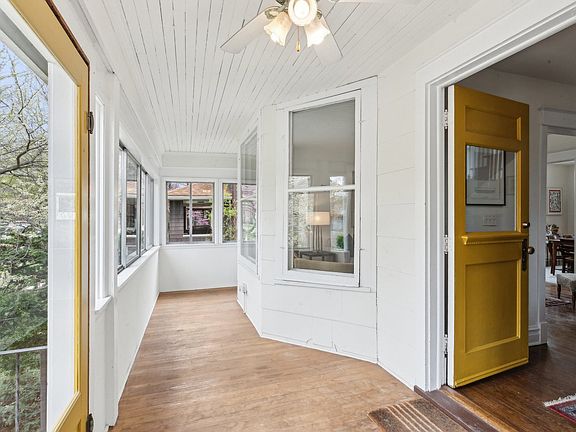 4th image of 820 Lyman Ave