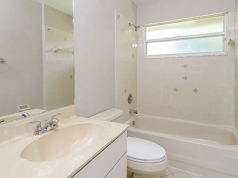 116 Waterway Rd — Photo 5