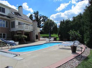 10105 Quaker Ridge Ct, Fishers, IN 46037