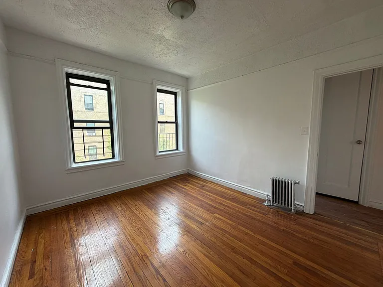 2387 Morris Ave #D1 — Photo 5