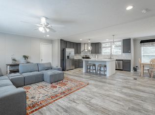 86 Agnes Ln, Pikeville, TN 37367