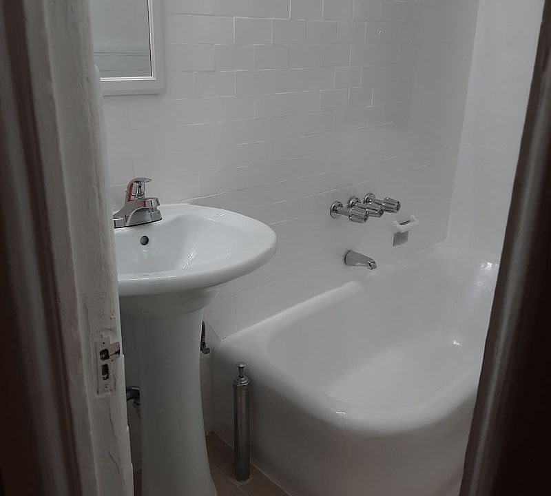 2nd image of 111 W 16th St APT 2A