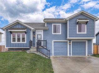 1917 Eagle Dr, Harrisonville, MO 64701