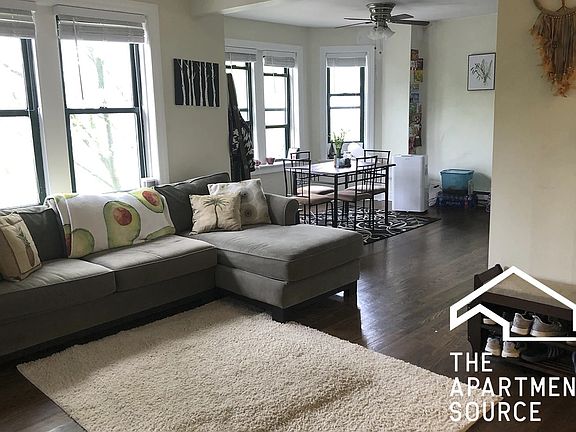 4th image of 3839 N Greenview Ave APT 3W