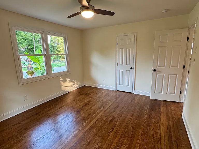 2721 Ravencroft Dr — Photo 8