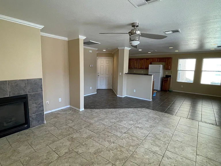 4725 Portola Vista Ave — Photo 3