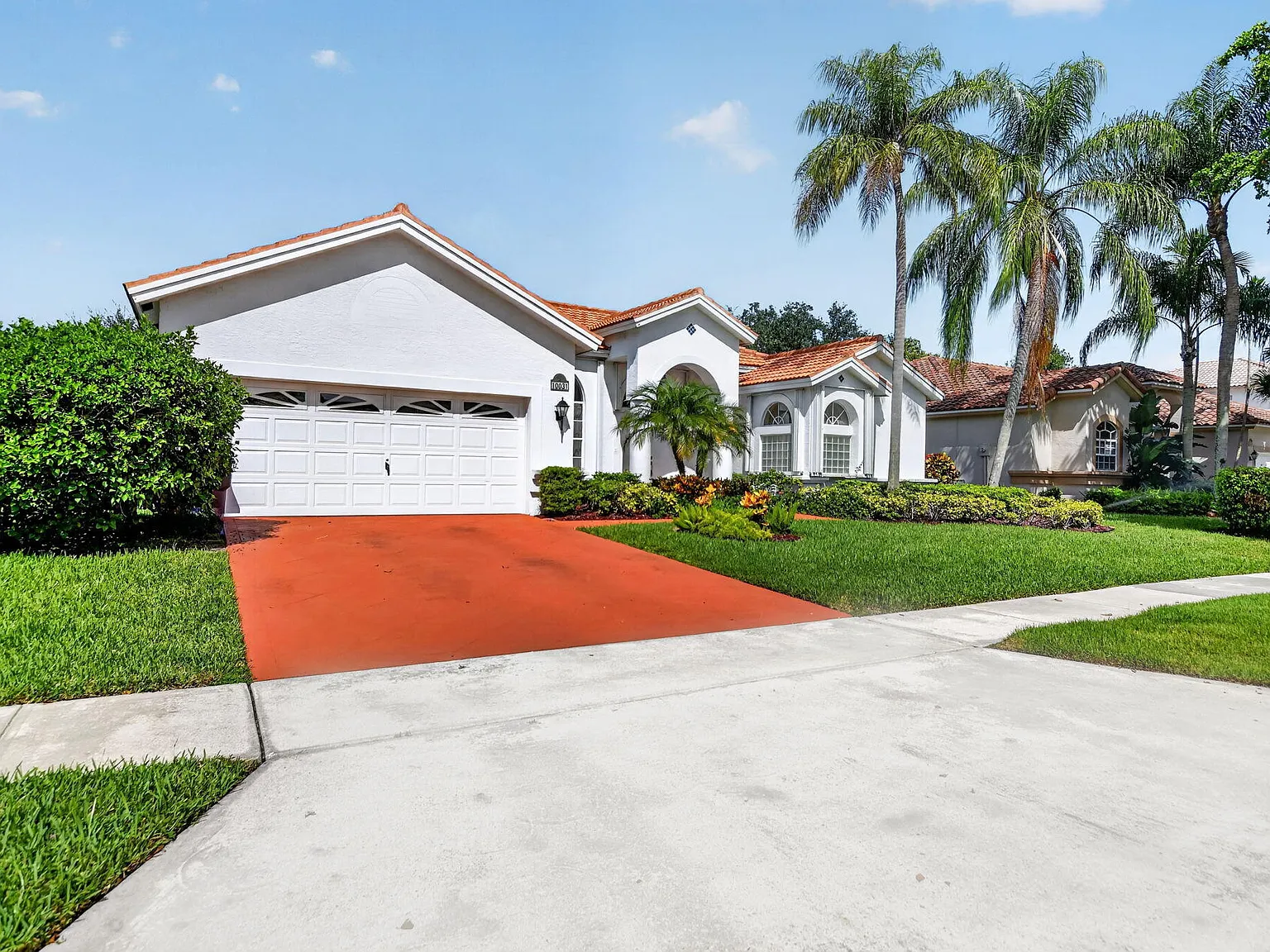 3 bed, 2.0 bath, 2095 sqft, $5,000 — Photo 1