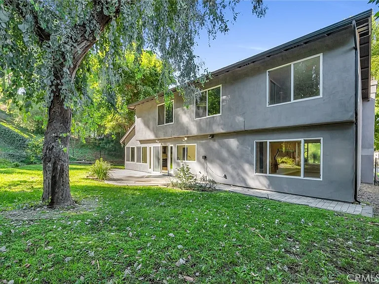 4642 Poe Ave — Photo 38