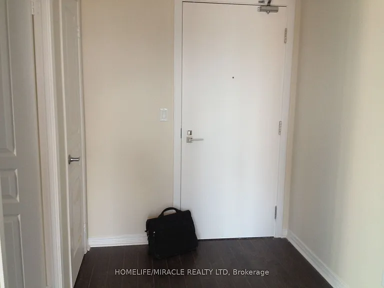 352 Front St W #709 — Photo 7