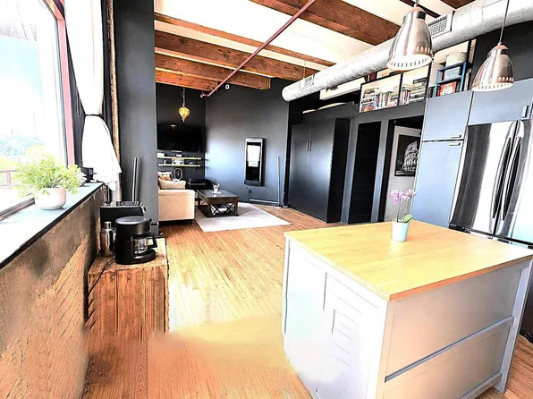 215 W Maple STREET #307, Milwaukee, WI 53204