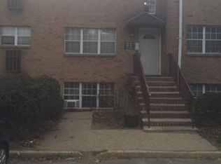 39 College Dr, Edison, NJ 08817