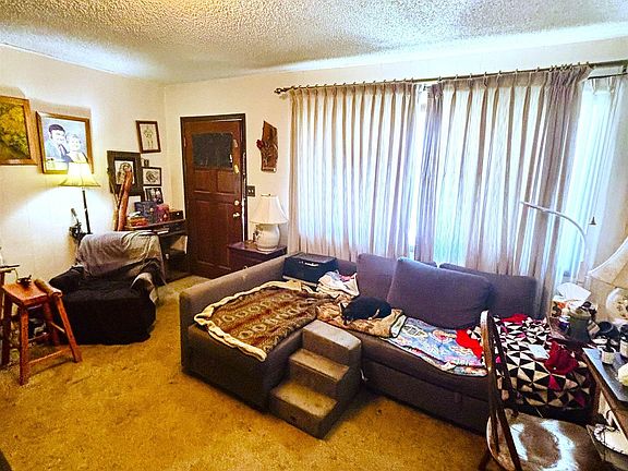 4th image of 317 Pine Ave