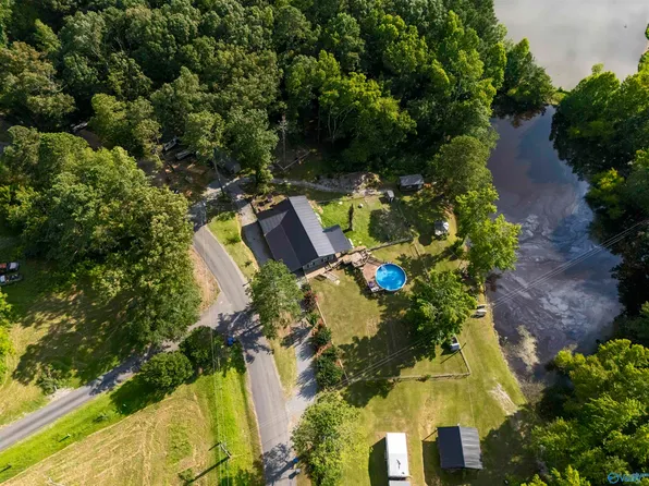 703 Old Sheffield Gap Rd, Attalla, AL 35954