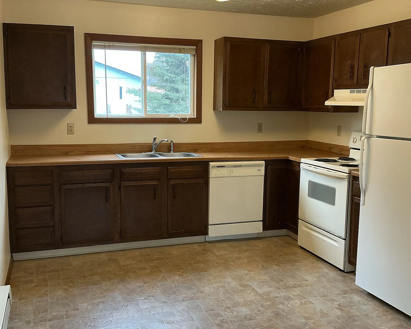 Two Bedroom Bozeman Apartment — Photo 3