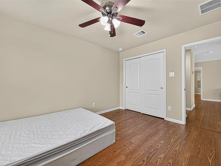 9106 Fuqua Breeze Dr — Photo 35