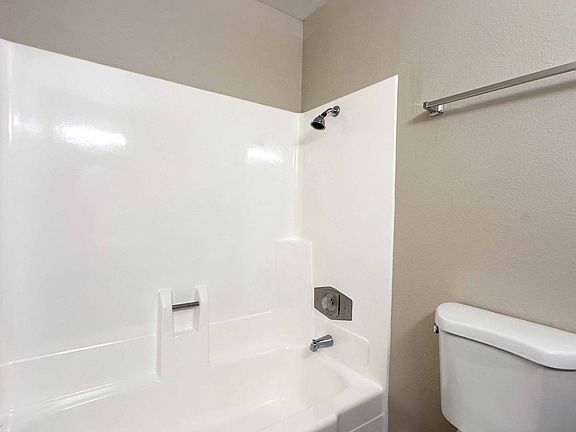 3rd image of 4138-3 50th St