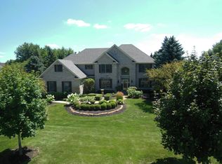 38W401 Cloverfield Rd, St Charles, IL 60175