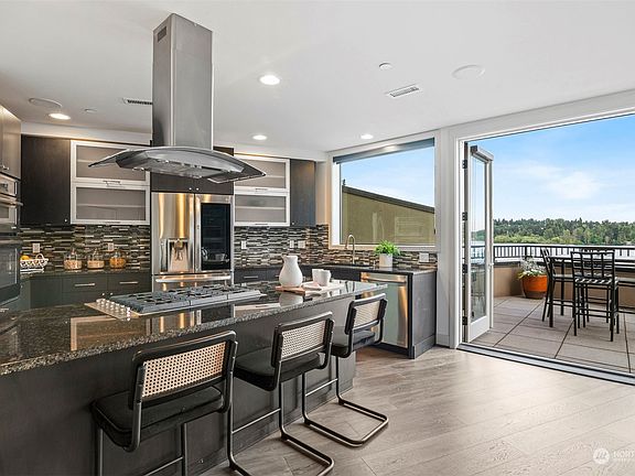 5th image of 9123 NE Juanita Drive #306