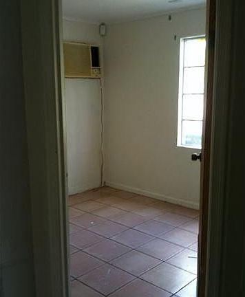 4th image of 1365 SW 25th Ave