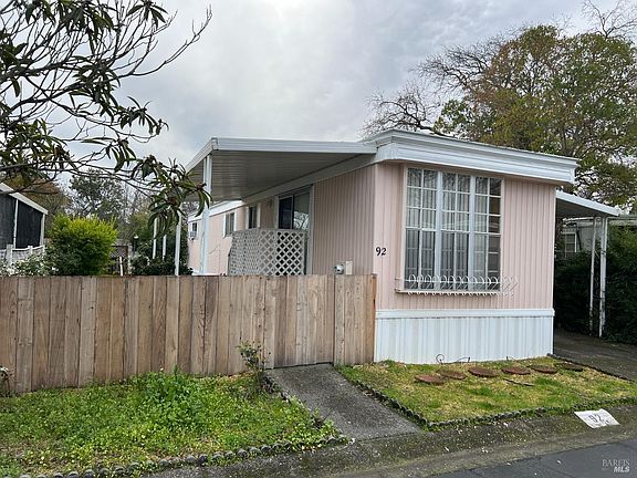 3rd image of 92 Vista Circle