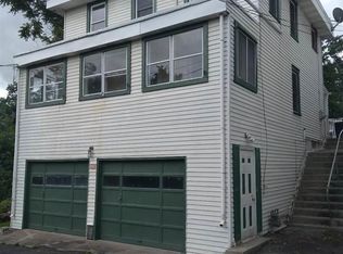 81 Main St, Esopus, NY 12429