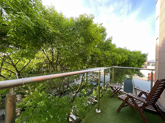Rented by Compass | media 13