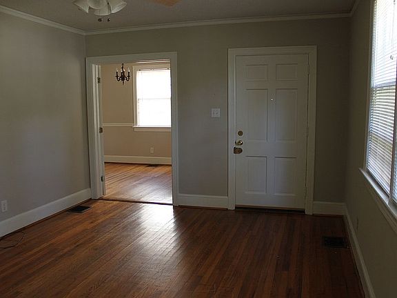 2nd image of 106 Kreswell Cir