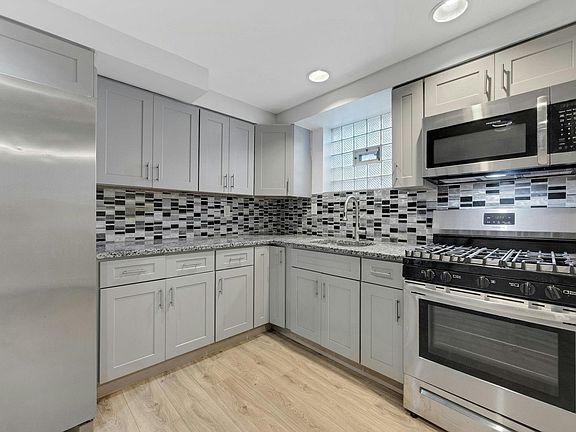 3rd image of 1406 8th St APT 2