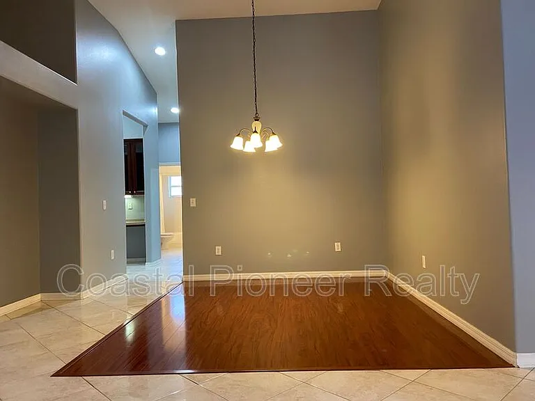 10542 San Travaso Dr — Photo 7