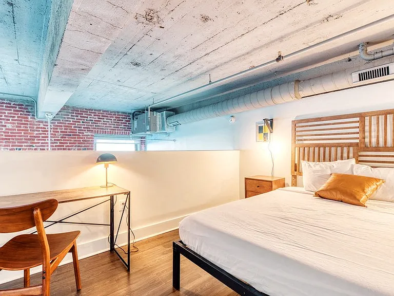 West Lofts Apartments — Photo 32