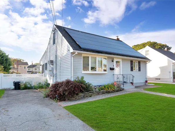 144 N Kings Avenue, North Massapequa, NY 11758