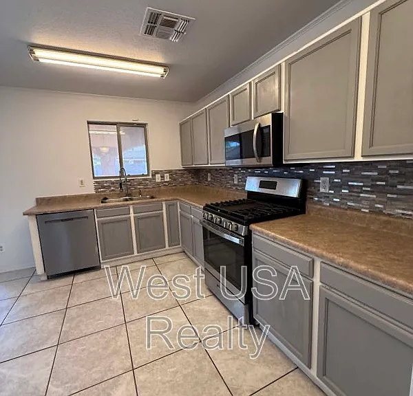 1261 E Dust Devil Dr — Photo 2