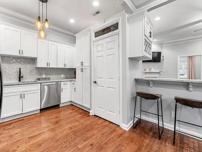 692 Woodward Ave SE — Photo 30