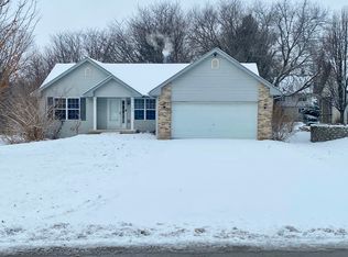 104 Rochester Rd NE, Poplar Grove, IL 61065