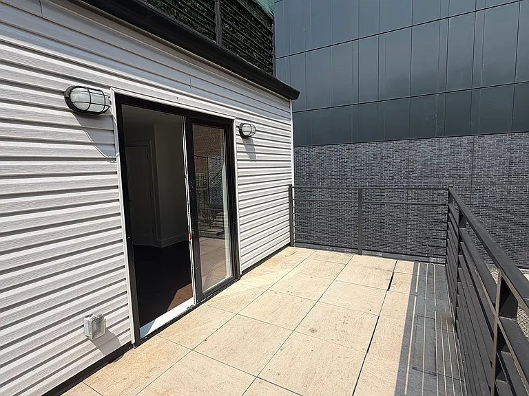 195 Bay St #2A — Photo 10