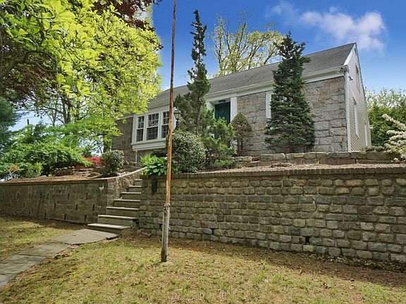 3rd image of 70 Sparkill Ave