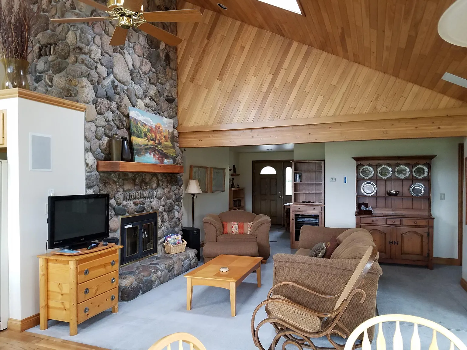 2 bed, 1.5 bath, 1500 sqft, $2,500 — Photo 2