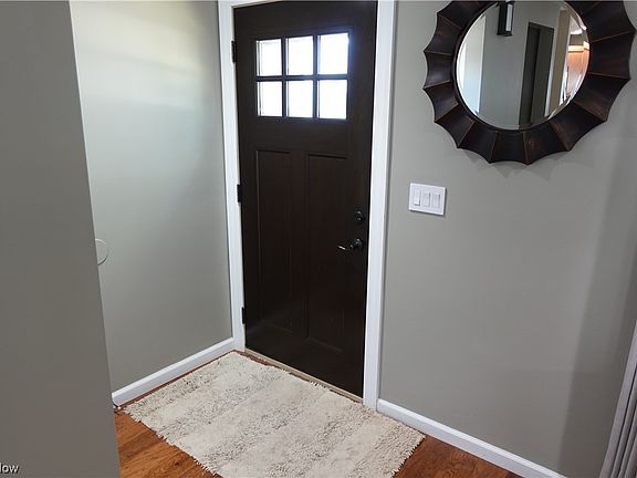 5th image of 715 Bonneybrook Ln